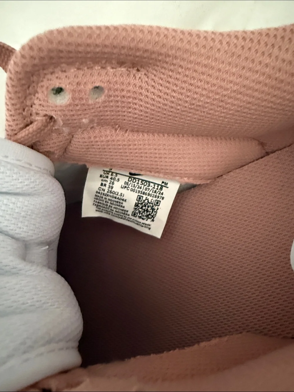 Nike Women's Low-Top Sneakers in White and blush